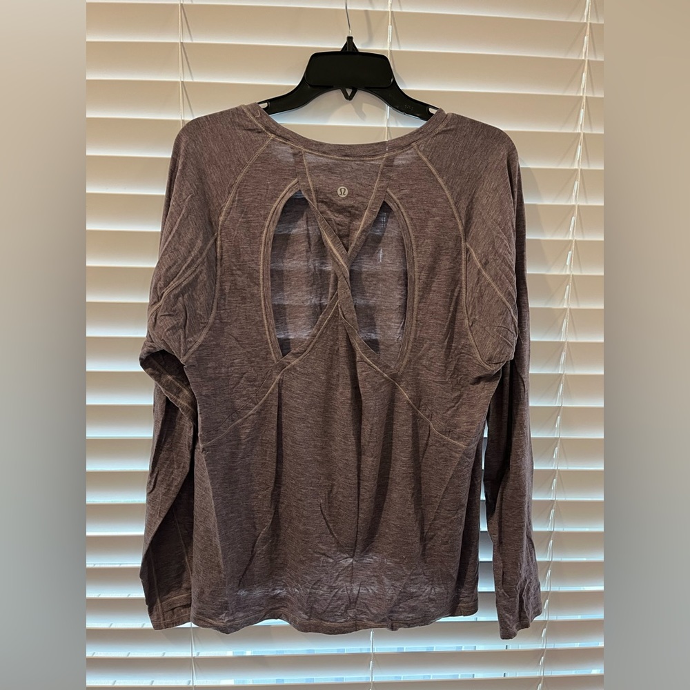 Lulu lemon long sleeve shirt. Size 10.